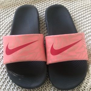 Nike Benassi Slides